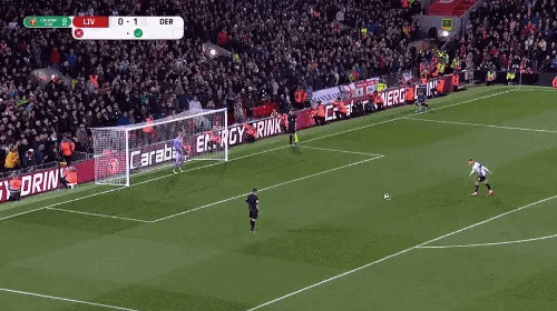 巴黎人报：一极端球迷组织庆祝成立20周年，在埃菲尔铁塔大放焰火