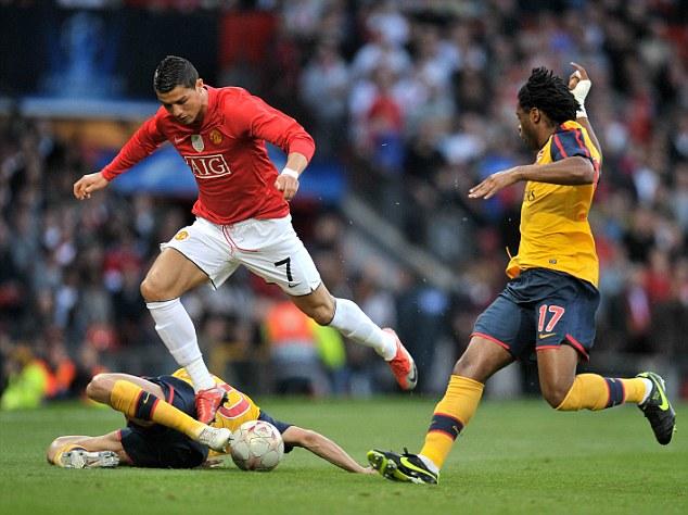 太阳报：52岁切尔西名宿马克莱莱担任环球小姐大赛评委