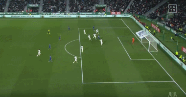 每体：莱万愿意接受降薪+替补，2026年初将和巴萨再谈