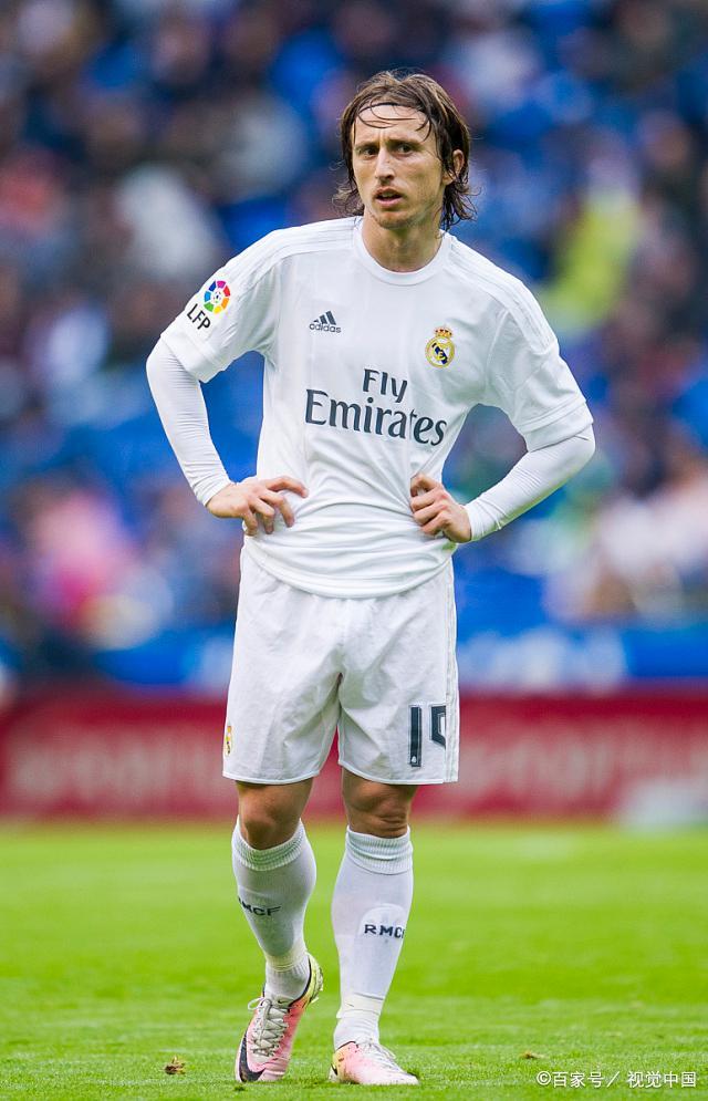 环足奖年度最佳中场候选：维尔茨、若昂-内维斯、佩德里在列