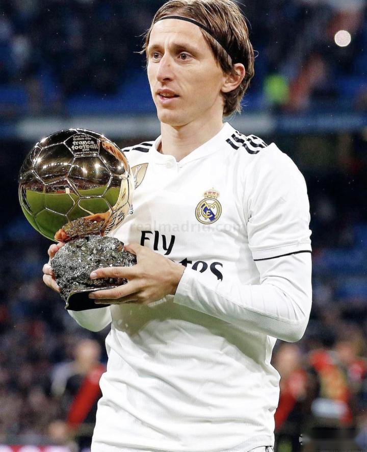 足球国足后防稳固，连续三场零封对手